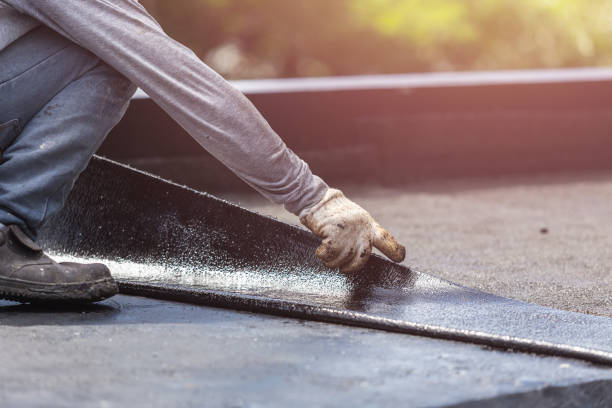 Professional Crawl Space Encapsulation technician working in Grandview, WA